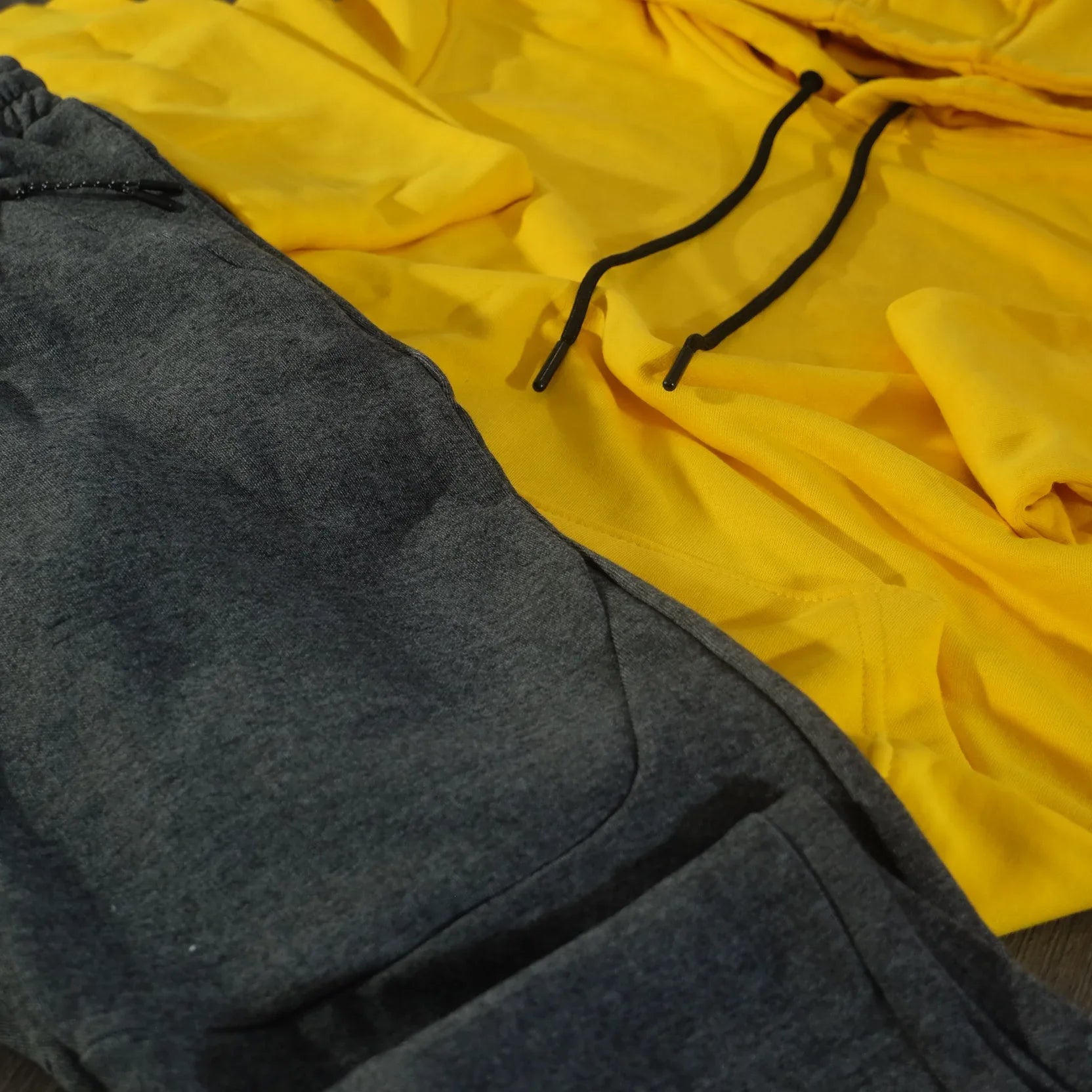Ensemble Sweat a capuche Jaune et Jogging Beska Gris Foncé Kelmo